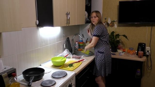 ВЛОГЧАСТЬ 2ГОТОВЛЮ УЖИНВКУСНЫЙ ОМЛЕТ С КОЛБАСОЙНЕПРАВИЛЬНЫЙ РЕЖИМ ДНЯ