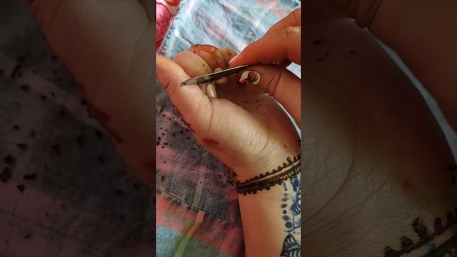 Снимаю хну ножом (нож не острый, для масла :-) ) смотреть онлайн