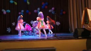 Шуточный танец с колясками