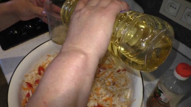 Вкуснейший салат из капусты на зиму. Без стерилизации. Раз-два и готово. смотреть онлайн