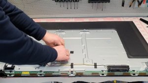 Первый выпуск в Новом Году: ремонт телевизора Samsung UE50NU7002U