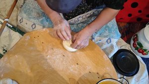 Как приготовить слоённые лепешки(лаваш)
Мастер класс от бабушки