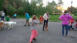 на прогулке.  На пятачке мечети