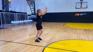 ПЕРЕДАЧА ИЗ-ЗА ГОЛОВЫ