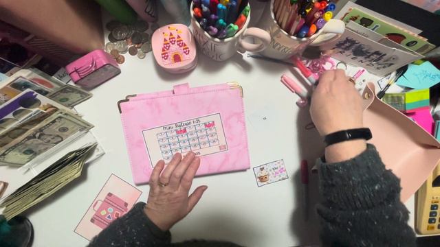 I Like Pink! | Pink Savings Challenge Night смотреть онлайн