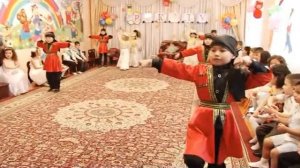Танец "Дагестанская лезгинка" ДОО № 37 гр № 2 "Тюльпан"