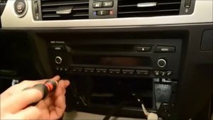 Как снять / заменить магнитолу на BMW