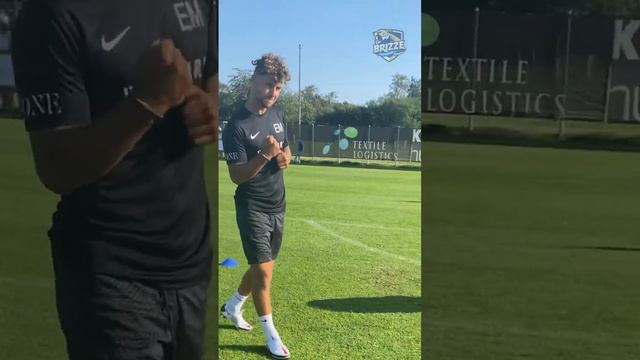 Emiliano Marcondes viser de unge, hvordan det skal gøres 🤩⚽️🔥