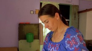 AMAZING WOMAN LIVES ALONE IN THE MOUNTAINS! COOKING LUNCH