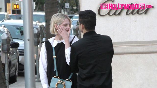 Rami Malek Takes His Girlfriend Lucy Boynton Out Shopping On Rodeo Drive In Beverly Hills 11.14.18 смотреть онлайн
