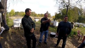 В гостях на пасеке у Никуткина Г.М. Было очень интересно и вкусно.
