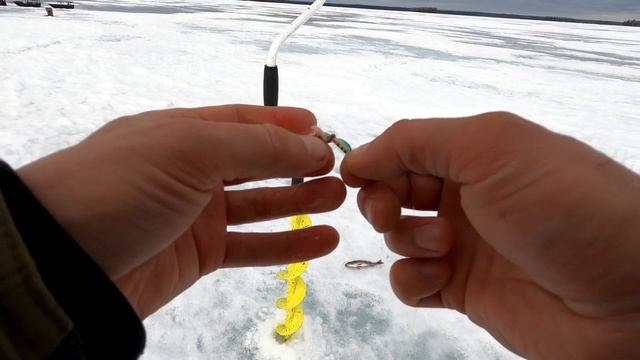 Апрельский выезд на крупного окуня. В поисках мест скопления крупного окуня. Весенний клёв??? смотреть онлайн