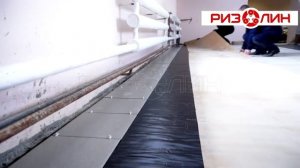Укладка напольной плитки на рулонный плиточный клей Ризолин Пол