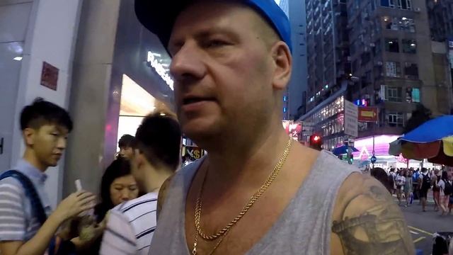 Прогулка по вечернему Гонконгу, покупка оригинальных очков Ray-Ban, обзор номера в Гонконге. смотреть онлайн