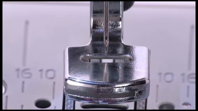 SINGER® Gathering Presser Foot Tutorial смотреть онлайн