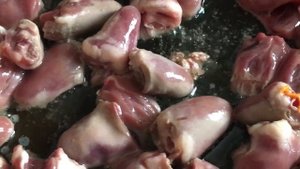 Не успеваю готовить. Вся семья полюбила это блюдо из Куриных сердечек с фасолью