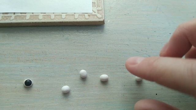 Как сделать глазки из полимерной глины для елочных игрушек и скульптур в технике папье маше.