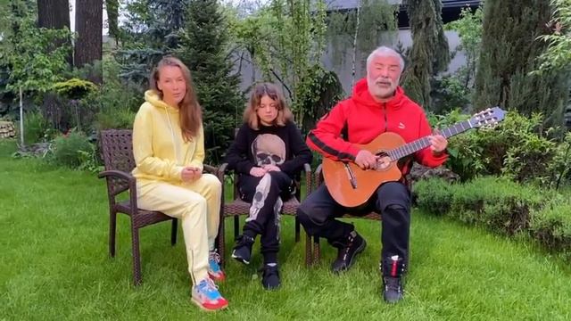 Сосо, Сандра и Ирина Павлиашвили - Без тебя || home live