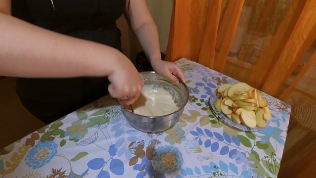 ШАРЛОТКА НА РАЗ-ДВА-ТРИ/ПРОЩЕ НЕ ПРИДУМАЕШЬ, А КАК ВКУСНО! смотреть онлайн
