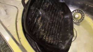 Лучший способ отмыть чугунную посуду