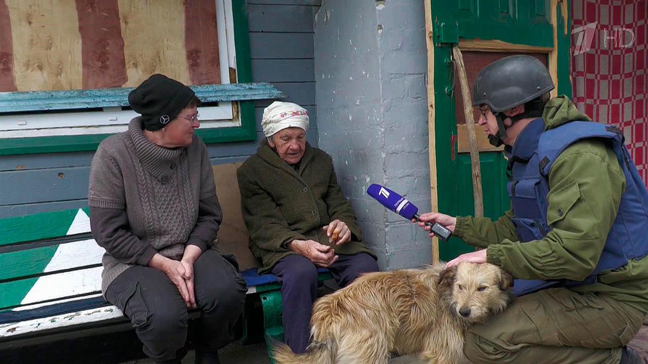 В освобожденный от боевиков город Попасная в Луганской республике возвращается мирная жизнь