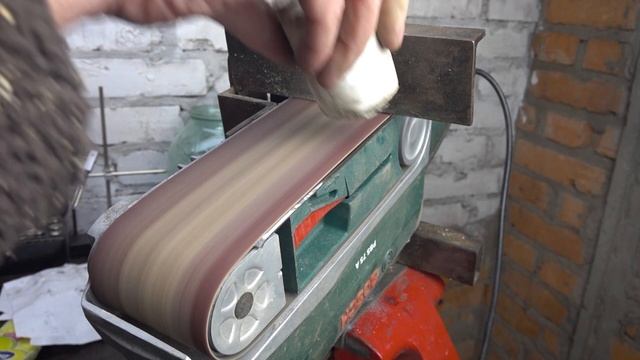 Restoration of an old rusty kitchen ax. смотреть онлайн