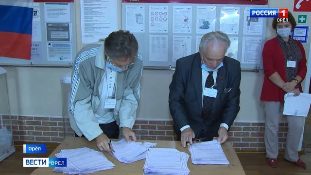 выборы фото. кабина для голосования. избирательные участки орел. избирательные участки орел. фото с избирательных участков 2022.