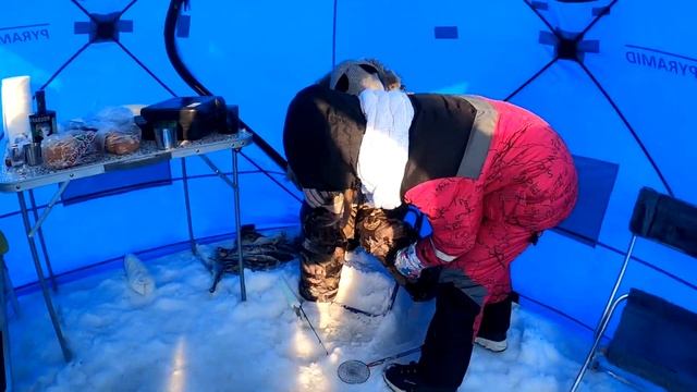 Дальневосточная навага. Зимняя рыбалка на реке Найба. Сахалин 2021. смотреть онлайн