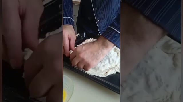 Домашний пирог с капустой и фаршем.