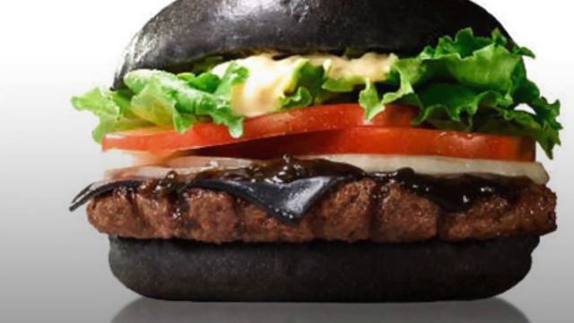 Burger King Introducing All Black Burger смотреть онлайн