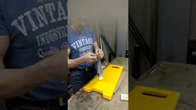 Быстрая наклейка пленки самоклеющейся на поверхность. Изготовление табличек.