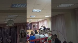 Немецкая народная песня "Хохлатка" исполняет Янченко Полина