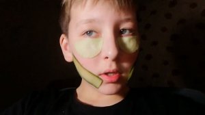 Как сделать маску для лица из огурца-уход за лицом☺️