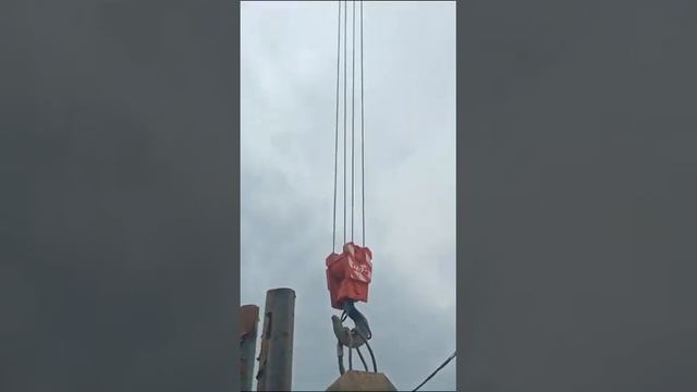 Рабочая площадка со всех ракурсов ↖️↗️↘️⬆️ #буровики #буровая #буровойинструмент #буроваяустановка смотреть онлайн