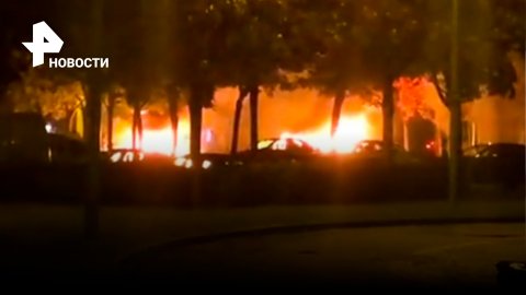 Беспорядки и горящие машины: конфликт преступников и полиции во Франции / РЕН Новости