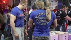 Виктор Блуд доказал - гнуть стальные прутья легко.