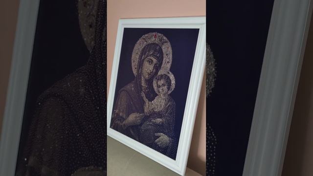Иверская икона Божией Матери – один из самых известных образов Богородицы.Размер 40Х50. смотреть онлайн