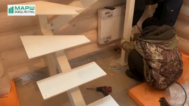 Монокосоур. Установка каркаса лестницы на одном косоуре смотреть онлайн