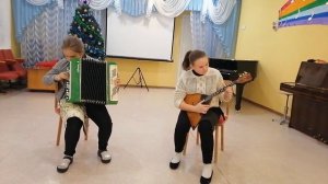 Русская народная песня "Как под яблонькой". Ансамбль Новомлынская Татьяна, Чигарева Алина.