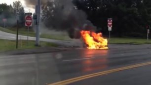 Tesla car on fire_2013