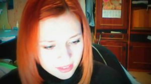 Рыжая поёт песню..классный голос у девочки!