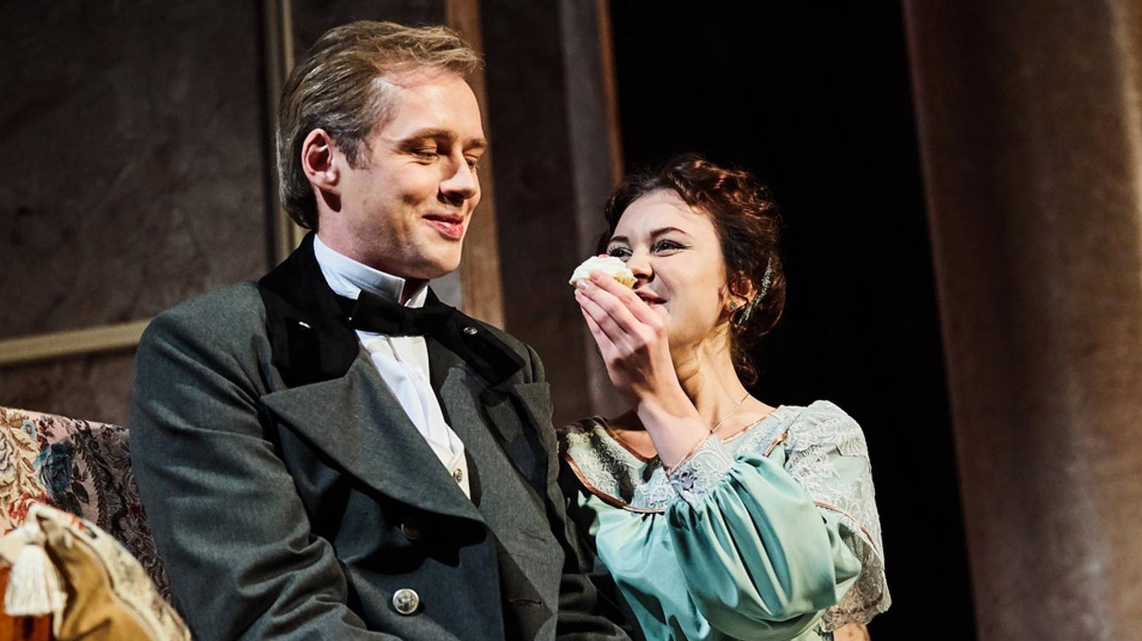 Тверской театр драмы. Трейлер спектакля "Доходное место". Режиссер - Геннадий Шапошников смотреть онлайн