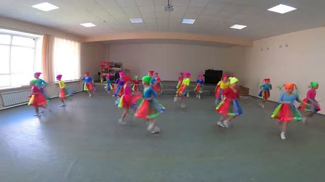Ансамбль народного танца КАЛИНКА, младшая группа, СЛАДКОЕЖКИ