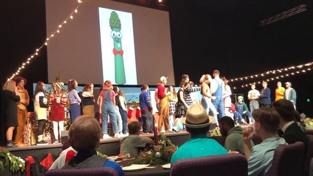 Американская вечеринка в стиле 90-х смотреть онлайн