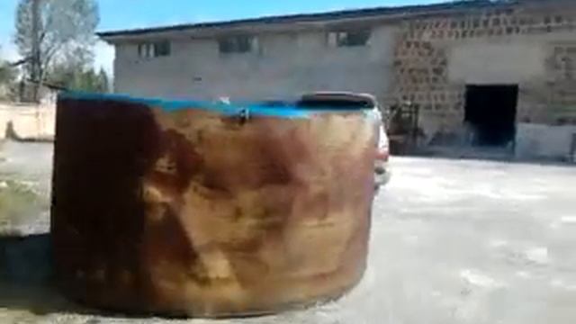 Toyota land cruiser 100 vs 1 тонной бочки !!! смотреть онлайн