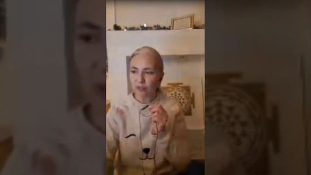 О практике пристального смотрения на пламя свечи. #открытаяйога #йогадляначинающих
