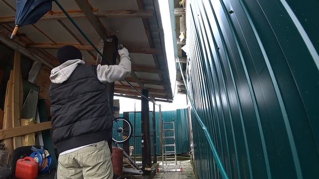 ПОПРАВЛЯЮ НАВЕС | ВЫРВАЛО ПЕТЛЮ НА ДВЕРИ смотреть онлайн