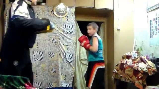 Бокс, Работа на Лапах, отработка троечки смотреть онлайн