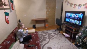 МИРОСЛАВА ОСТАЛАСЬ ОДНА ДОМА БЕЗ РОДИТЕЛЕЙ Столько дел, но со всем справилась на "5"!