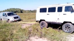 Уаз патриот застрял в болоте .